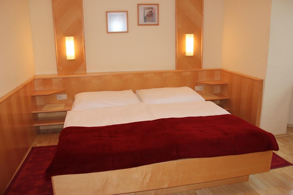 Haus Renee Bed & Breakfast Podersdorf am See Bilik gambar