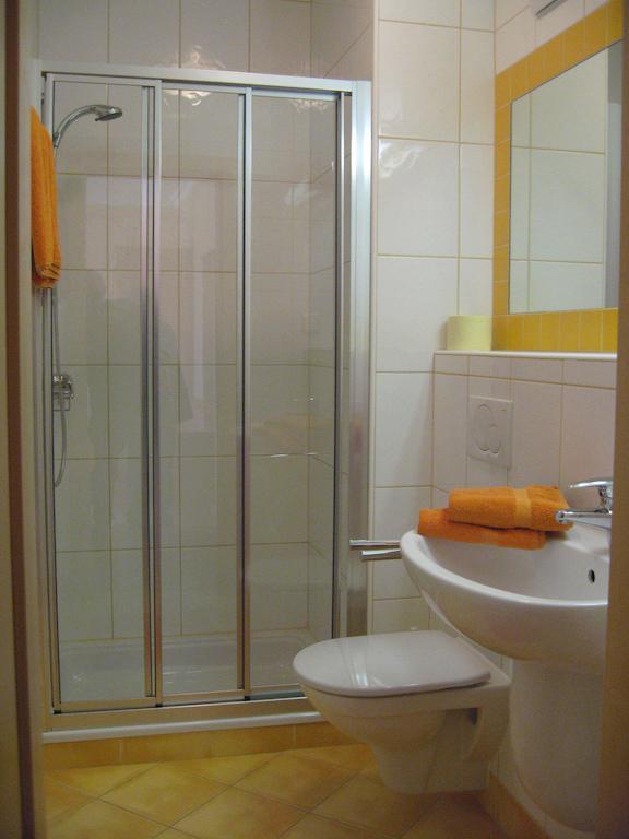 Haus Renee Bed & Breakfast Podersdorf am See Bilik gambar